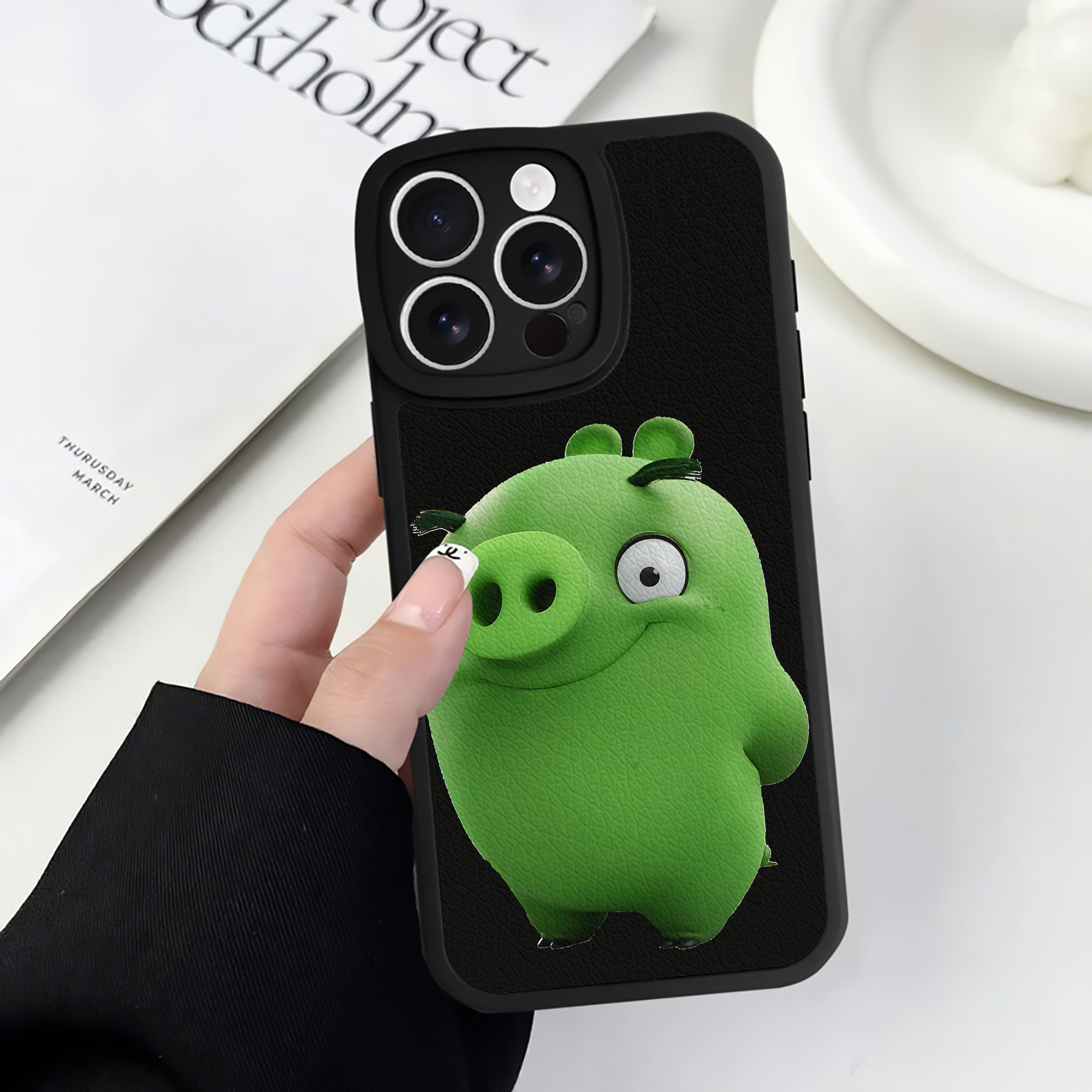 Angry Birds アングリーバード 【iPhone 16シリーズ対応】シリコンスマホケース（レザー調） 材質：シリコン